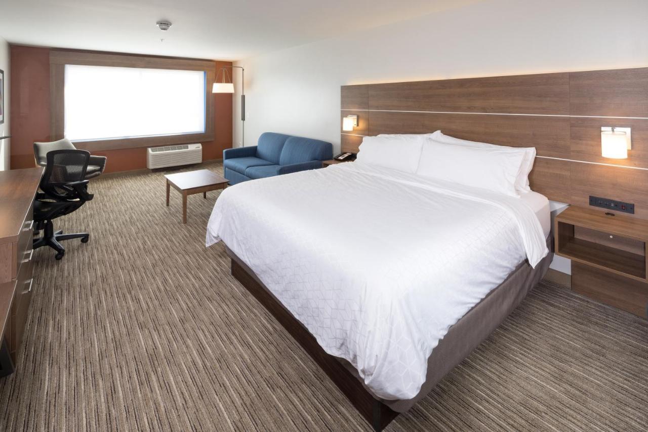 Holiday Inn Express & Suites Alpena - Downtown By Ihg Habitación foto