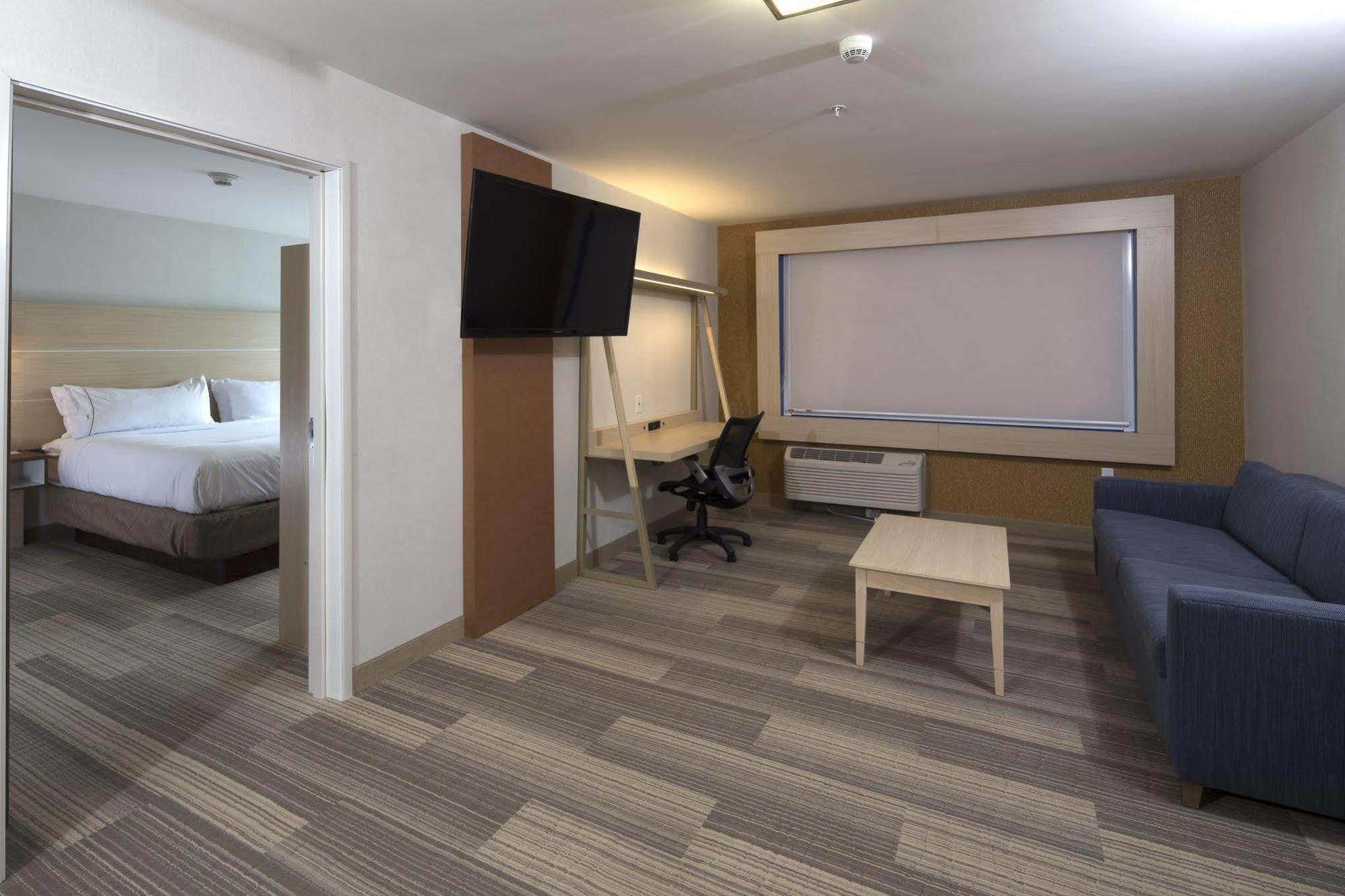 Holiday Inn Express & Suites Alpena - Downtown By Ihg Exterior foto